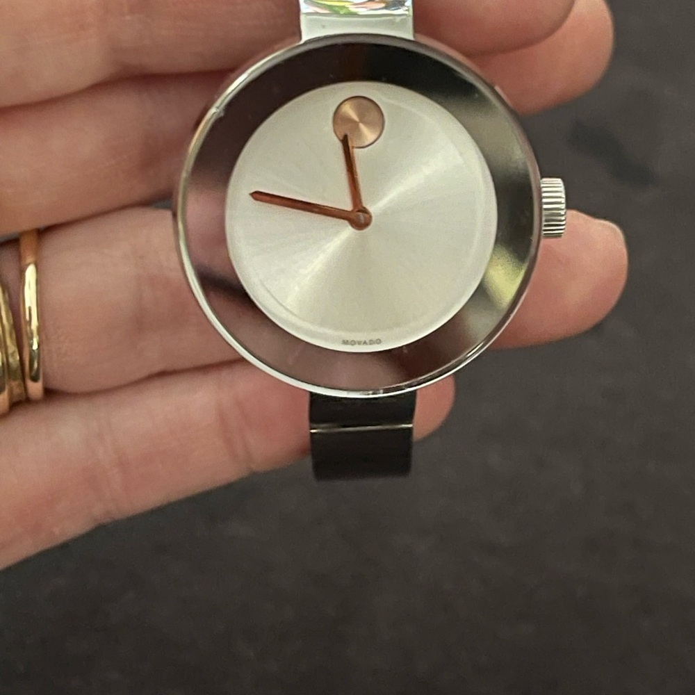 Movado Bold Silver and Rose Gold Watch ( NO BOX ) New Battery - Picture 3 of 12